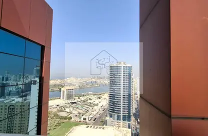 شقة - 3 غرف نوم - 5 حمامات للايجار في برج اللوتس - المجاز 1 - المجاز - الشارقة