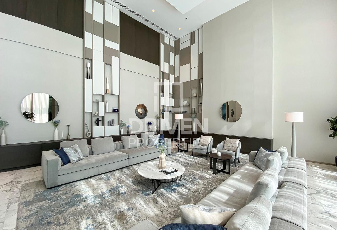 Mid Floor | Vacant Unit | Swimming Pool View photo 13