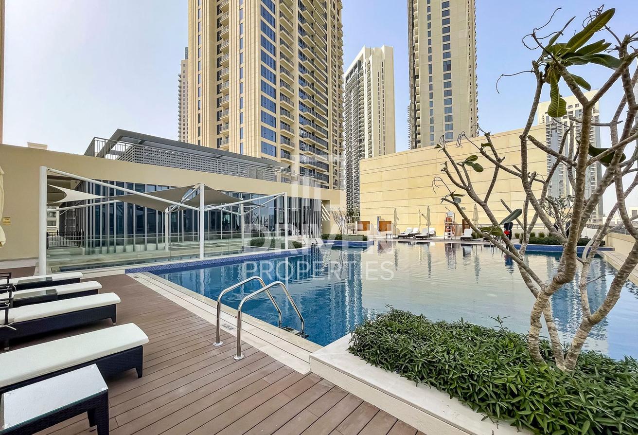 Mid Floor | Vacant Unit | Swimming Pool View photo 20