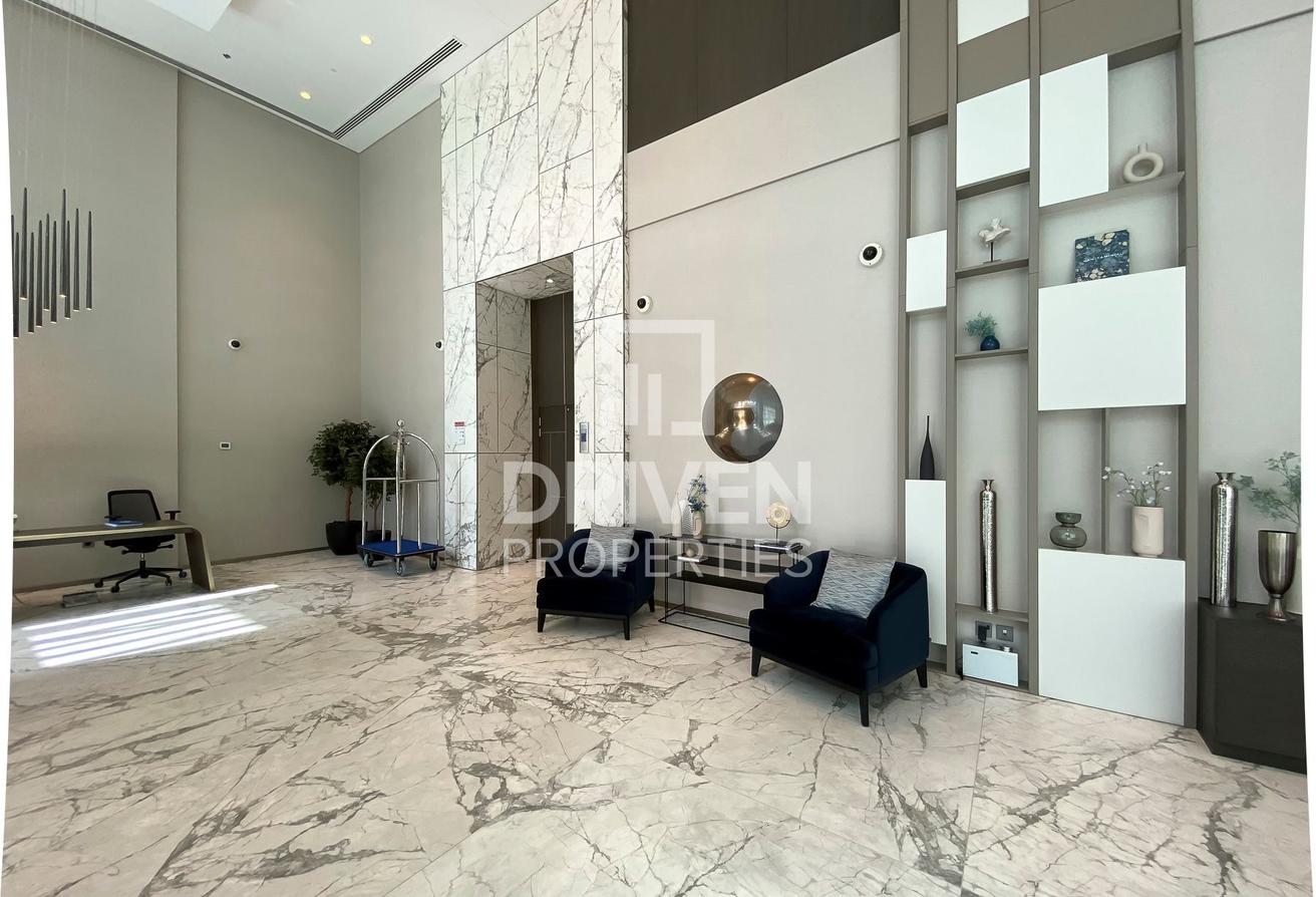 Mid Floor | Vacant Unit | Swimming Pool View photo 15