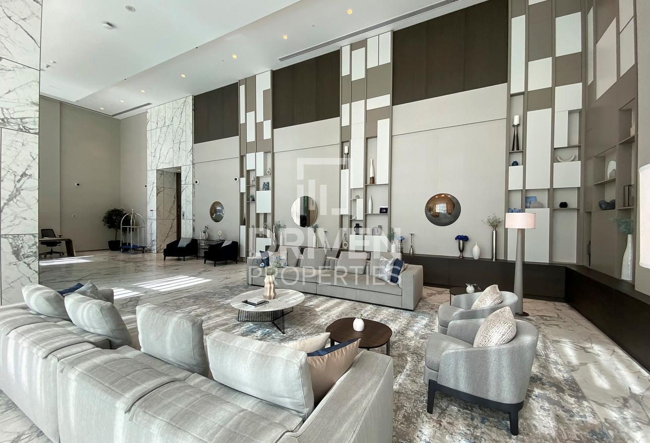 Mid Floor | Vacant Unit | Swimming Pool View photo 14