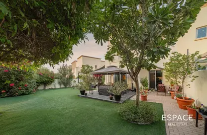 فيلا - 4 غرف نوم - 3 حمامات للبيع في الينابيع1 - الينابيع - دبي