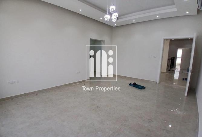 75011432 - Property Image 3
