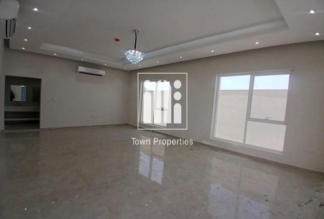 75011432 - Property Image 2