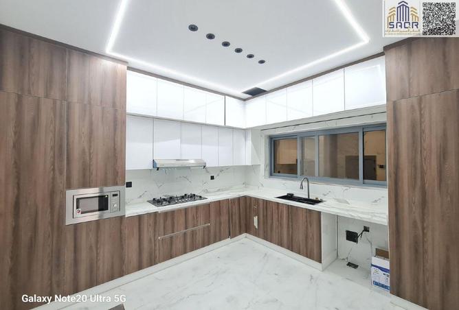 131117003 - Property Image 2