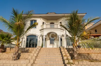 Villa - 5 Bedrooms - 6 Bathrooms for rent in Garden Homes Frond E - Garden Homes - Palm Jumeirah - Dubai