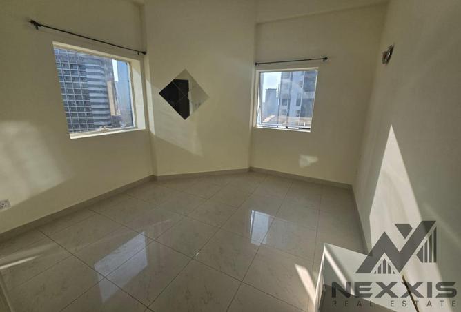 PRIME LOCATION / VACANT SOON / CLOSE TO METRO