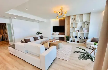 شقة - غرفة نوم - 2 حمامات للبيع في برج لا بلاج - الممزر - الشارقة - الشارقة