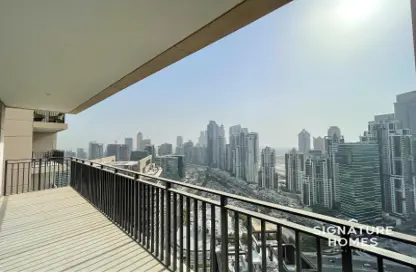 Apartment - 1 Bedroom - 2 Bathrooms for rent in BLVD Crescent - Downtown Dubai - Dubai
