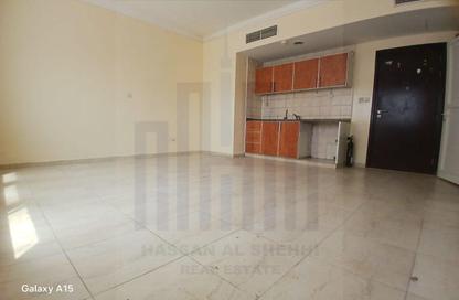 Apartment - Studio - 1 for rent in Fire Station Road - Muwaileh - Sharjah