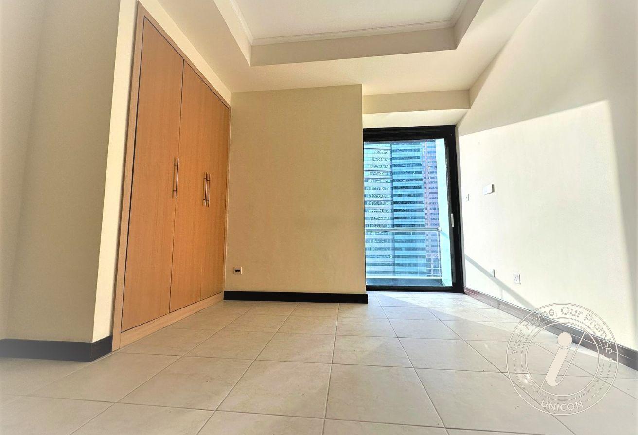Full Lake View | Bright Studio with Large Balcony photo 8