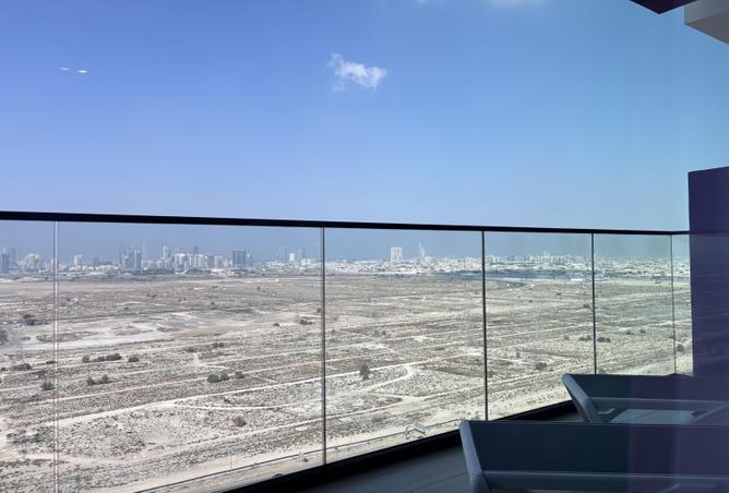 High floor | City skyline view | Modern finishing photo 2