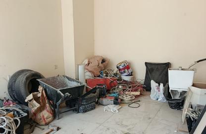 Shop - Studio for rent in Al Nabaa Building - Al Naba'ah - Al Sharq - Sharjah