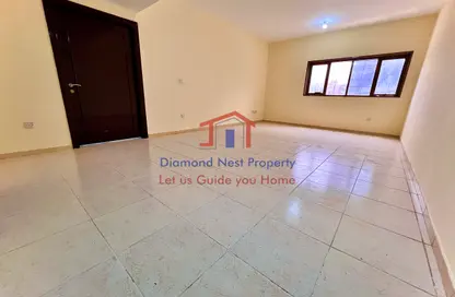 شقة - 2 غرف نوم - 2 حمامات للايجار في معسكر آل نهيان - أبوظبي