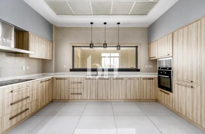 Villa - 4 Bedrooms - 6 Bathrooms for rent in The Centro - The Villa - Dubai