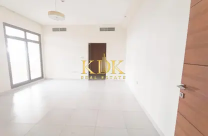 دوبلكس - 2 غرف نوم - 3 حمامات للايجار في بناية الوليد - الضاحية 13 - قرية جميرا الدائرية - دبي