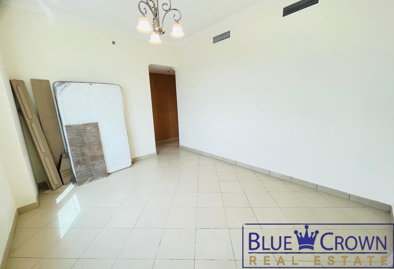 Spacious | Huge Size 1BR |Very Near to Circle Mall photo 4