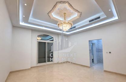 Villa - 5 Bedrooms - 7 Bathrooms for rent in Al Aweer 1 - Al Aweer - Dubai