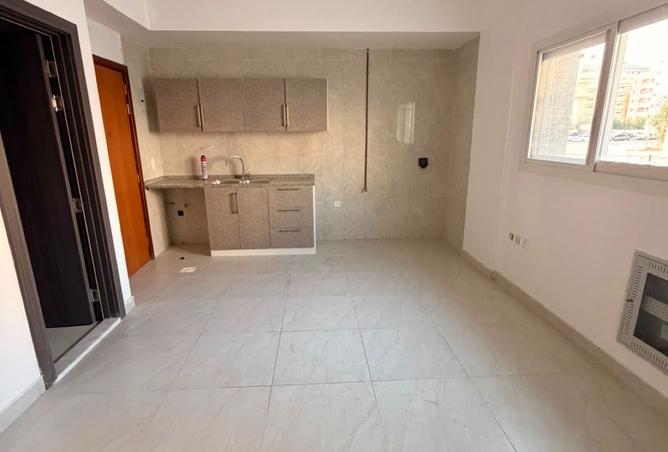 121552677 - Property Image 2