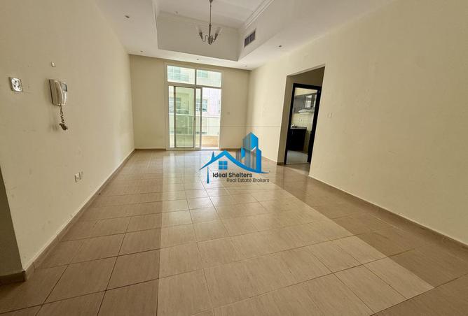 Close to ST Marry school | Extra Large | 4 Cheques