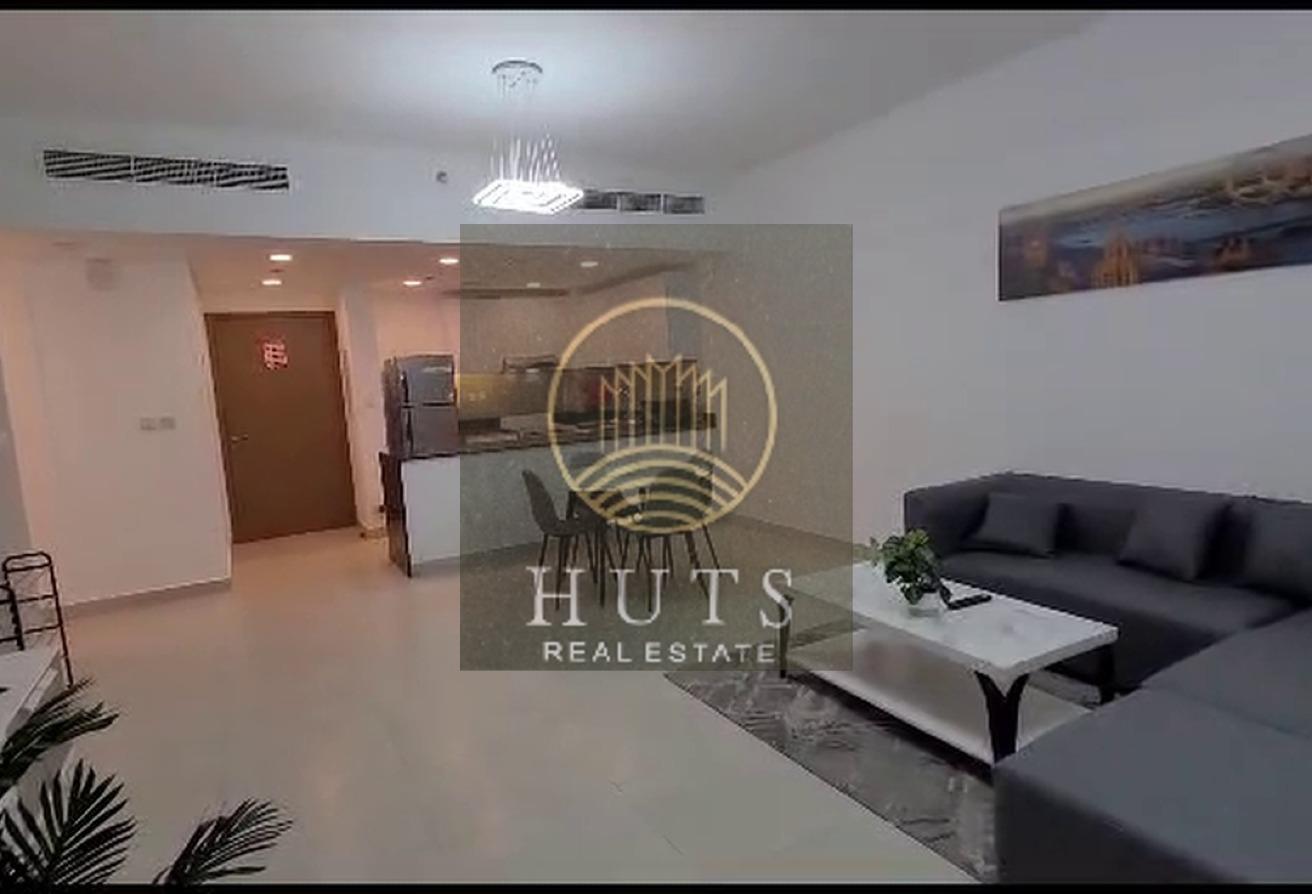 FURNISHED 2 BHK| IMMACULATE CONDITION | BRIGHT photo 2