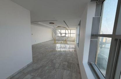 Apartment - 3 - 4 for rent in Blue Tower - Al Majaz 3 - Al Majaz - Sharjah