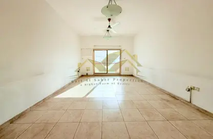 شقة - 2 غرف نوم - 2 حمامات للايجار في الحمرية -1 - الحمرية - بر دبي - دبي