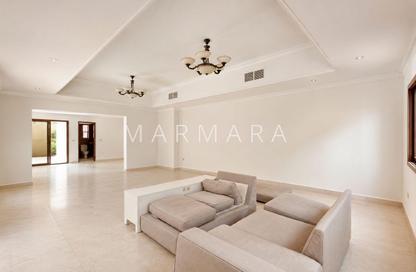 Villa - 4 Bedrooms - 4 Bathrooms for rent in Umm Suqeim 2 Villas - Umm Suqeim 2 - Umm Suqeim - Dubai Villa - 4 Bedrooms - 4 Bathrooms for rent in Umm Suqeim 2 Villas - Umm Suqeim 2 - Umm Suqeim - Dubai