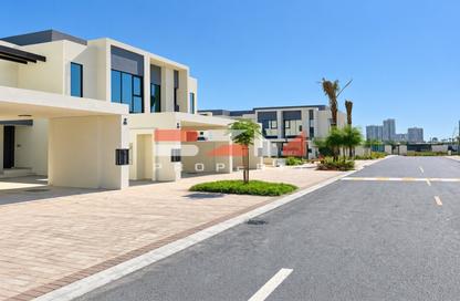 Villa - 3 - 4 for rent in Shams Townhouses - Town Square - Dubai