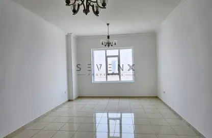 شقة - 2 غرف نوم - 2 حمامات للايجار في برج ربيعة - مجان - دبي لاند - دبي شقة - 2 غرف نوم - 2 حمامات للايجار في برج ربيعة - مجان - دبي لاند - دبي