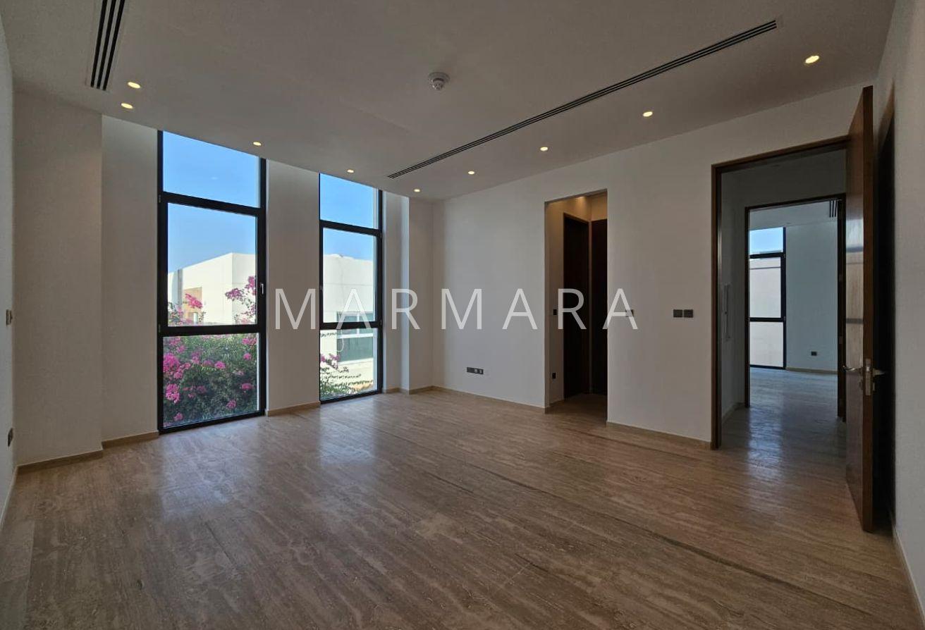 Modern 6-Bed Villa | Prime Location | Ready photo 7