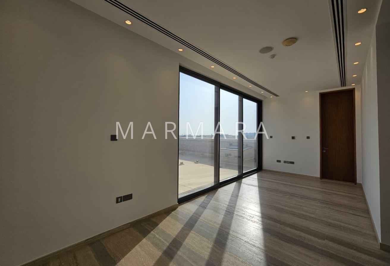 Modern 6-Bed Villa | Prime Location | Ready photo 5