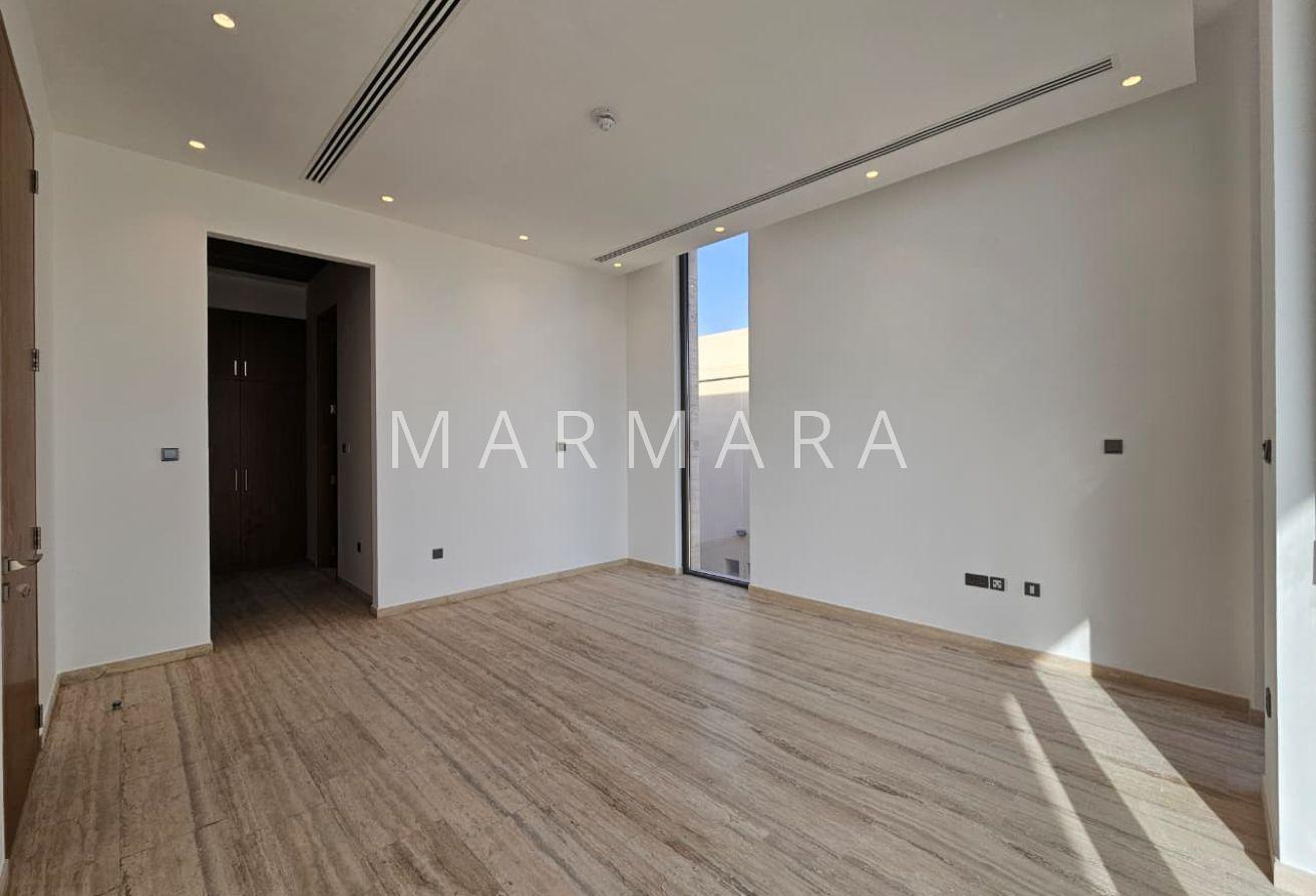 Modern 6-Bed Villa | Prime Location | Ready photo 9
