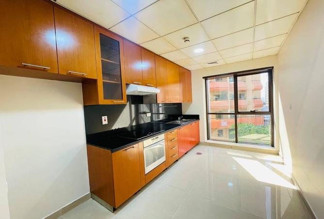 4BR Apartment | Spacious Layout | Prime Location photo 3