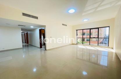 Apartment - 4 - 4 for rent in Golden Sands 9 - Al Mankhool - Bur Dubai - Dubai Apartment - 4 - 4 for rent in Golden Sands 9 - Al Mankhool - Bur Dubai - Dubai