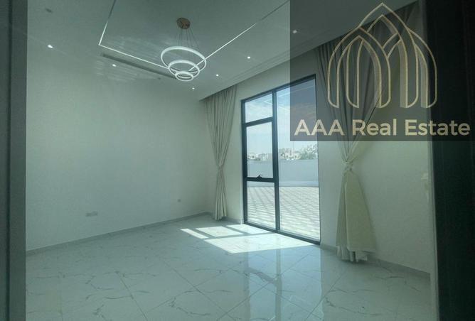 100392400 - Property Image 2