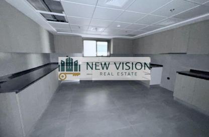 Apartment - 3 - 4 for rent in Blue Tower - Al Majaz 3 - Al Majaz - Sharjah