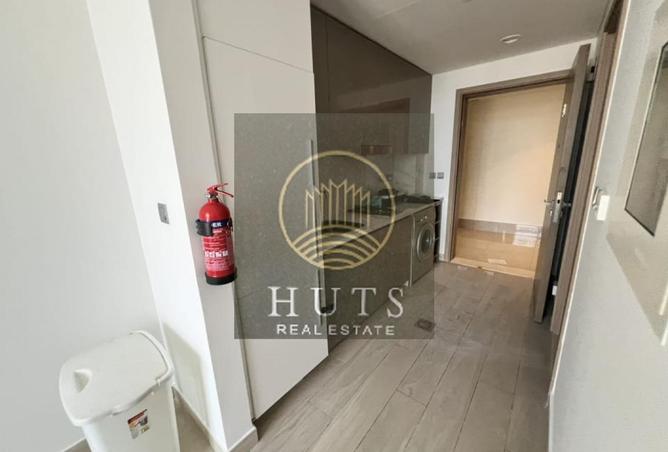 82822086 - Property Image 3