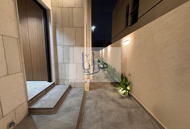 72307215 - Property Image 3