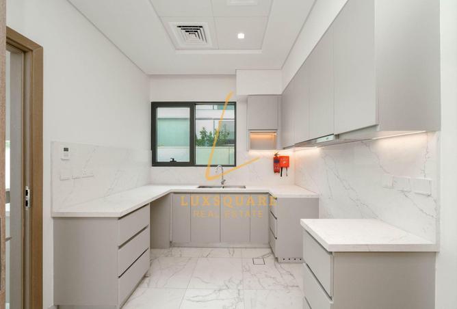 83213435 - Property Image 3