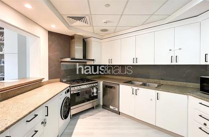 Apartment - 2 Bedrooms - 4 Bathrooms for sale in Al Anbara - Shoreline Apartments - Palm Jumeirah - Dubai