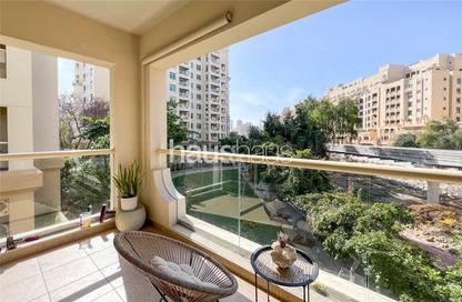 Apartment - 2 Bedrooms - 4 Bathrooms for sale in Al Anbara - Shoreline Apartments - Palm Jumeirah - Dubai
