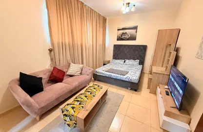 Apartment - Studio - 1 Bathroom for rent in Beach Tower 1 - Al Khan Lagoon - Al Khan - Sharjah