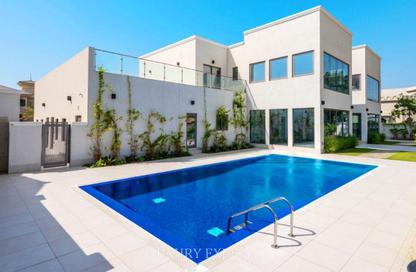 Villa - 6 Bedrooms - 6 Bathrooms for rent in Signature Villas Frond B - Signature Villas - Palm Jumeirah - Dubai