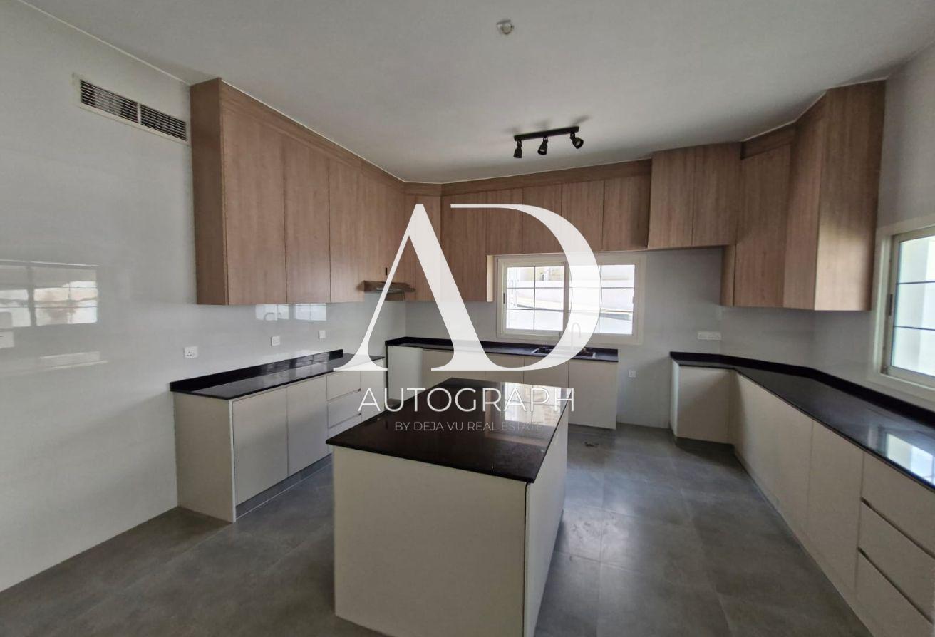 Modern Design | 4 Bed New With Pool photo 10