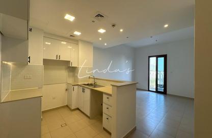 Apartment - 3 Bedrooms - 3 Bathrooms for rent in Zahra Breeze Apartments 3A - Zahra Breeze Apartments 3 - Zahra Breeze Apartments - Town Square - Dubai