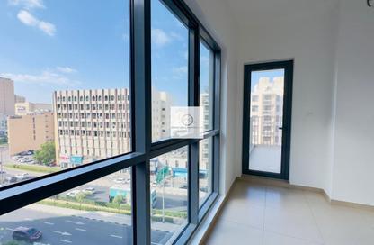 Apartment - 3 Bedrooms - 3 Bathrooms for rent in Al Muraqqabat - Deira - Dubai