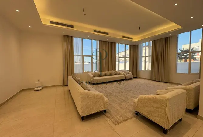 155056390 - Property Image 2