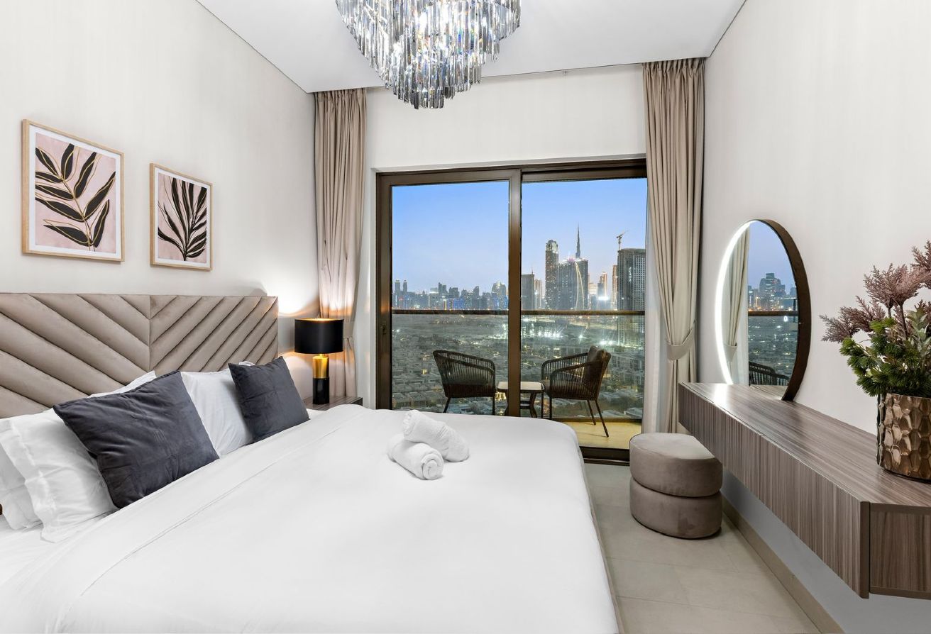 VACANT | FURNISHED | BURJ & VILLAS VIEW gallery image