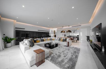 Apartment - 4 Bedrooms - 6 Bathrooms for rent in The One JBR - Jumeirah Beach Residence - Dubai